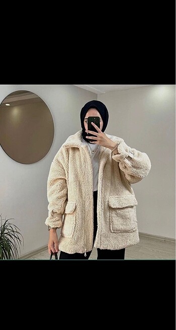 Henza kolu kemerli peluş mont