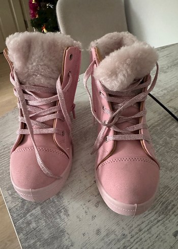 Kızlar için Pembe Nakışlı Kürklü Bot - Görsel 4