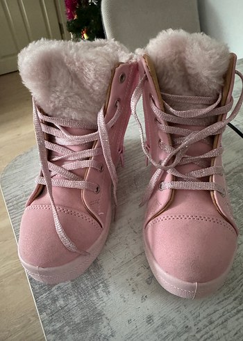 Kızlar için Pembe Nakışlı Kürklü Bot - Görsel 5