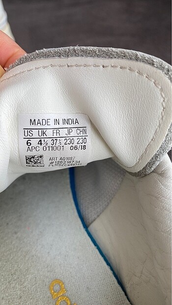 37,5 Beden Adidas spor ayakkabı