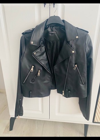 Siyah Kısa Deri Biker Ceket