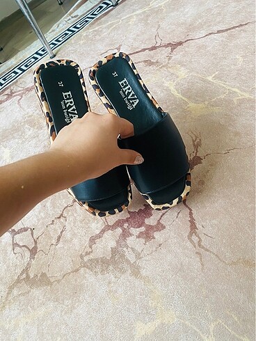 37 Beden siyah Renk LEOPAR TERLİK