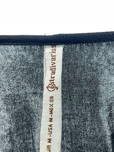 m Beden siyah Renk Stradivarius Bluz %70 İndirimli.