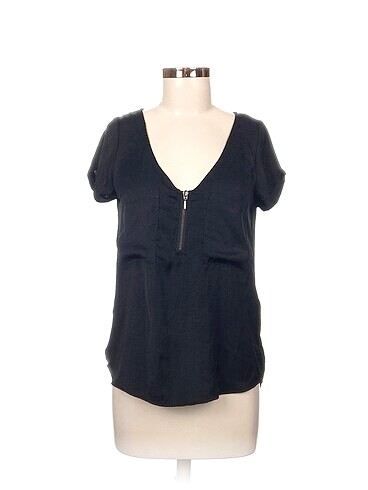 Stradivarius Bluz %70 İndirimli.
