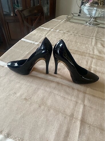 Alice & Olivia Siyah rugan Stiletto