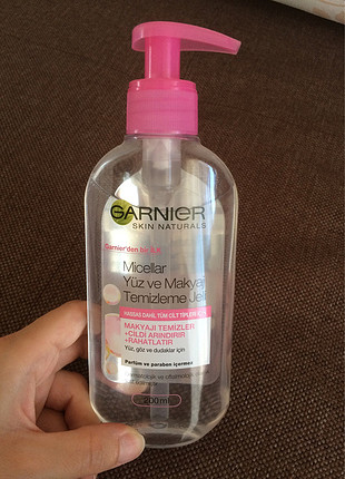 Garnier Yüz ve Makyaj Temizleme Jeli