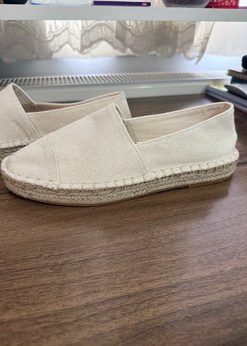 Beyaz Keten ayakkabı - Görsel 2