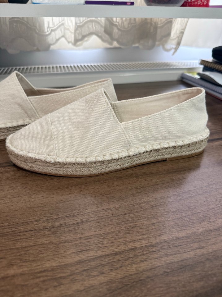 Beyaz Keten ayakkabı - Görsel 2