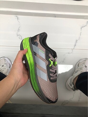 Adidas spor ayakkabı