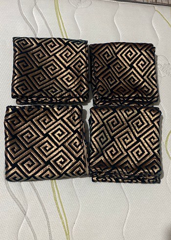 Altın İşlemeli Koyu Renkli Kırlent Kılıfı - Görsel 2