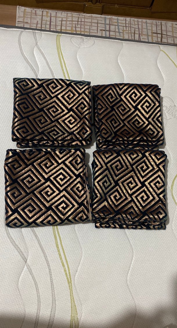 Altın İşlemeli Koyu Renkli Kırlent Kılıfı - Görsel 2