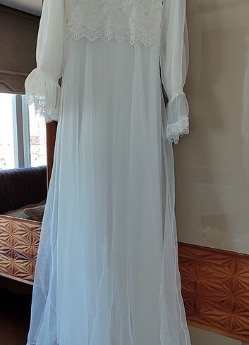 Beyaz nikah-dış çekim tesettür elbise 
