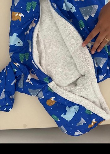 Mavi Baskılı Erkek Bebek Peluş Tulum - Görsel 2