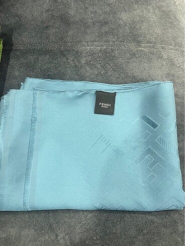 Fendi şal