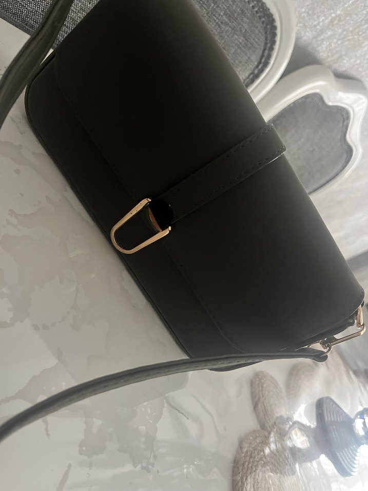 Siyah Deri Tokalı Kadın Omuz Çantası - Görsel 2