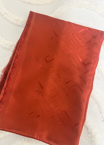 Kırmızı Parlak Kadın Şal - Görsel 2