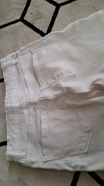 40 Beden beyaz Renk Dar paça beyaz likrali pantolon 