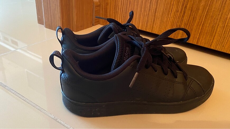 Adidas spor ayakkabı