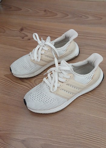 37 Beden adidas Beyaz Bağcıklı Kadın Spor Ayakkabı