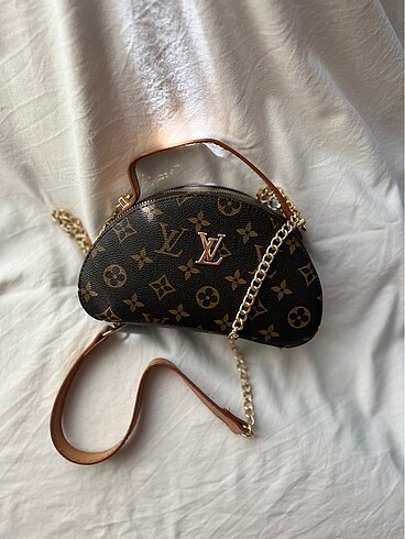 LOUIS VUITTON ÇANTA