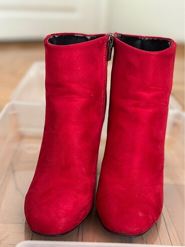 35 Beden Pelinin Ayakkabıları Kadın Süet Kırmızı Topuklu Bot