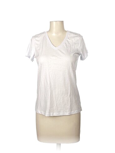 Defacto T-shirt %70 İndirimli.