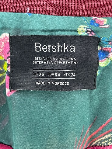 xs Beden çeşitli Renk Bershka Hırka %70 İndirimli.