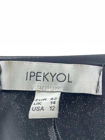 42 Beden siyah Renk ipekyol Bluz %70 İndirimli.