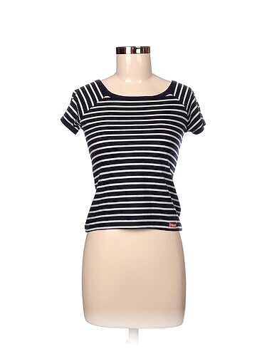 Diğer T-shirt %70 İndirimli.