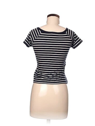 m Beden Diğer T-shirt %70 İndirimli.
