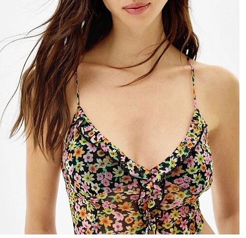 m Beden Bershka çapraz askılı crop