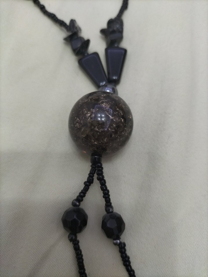 Uzun Siyah Yılan Desenli Boncuklu Kadın Kolye - Görsel 2