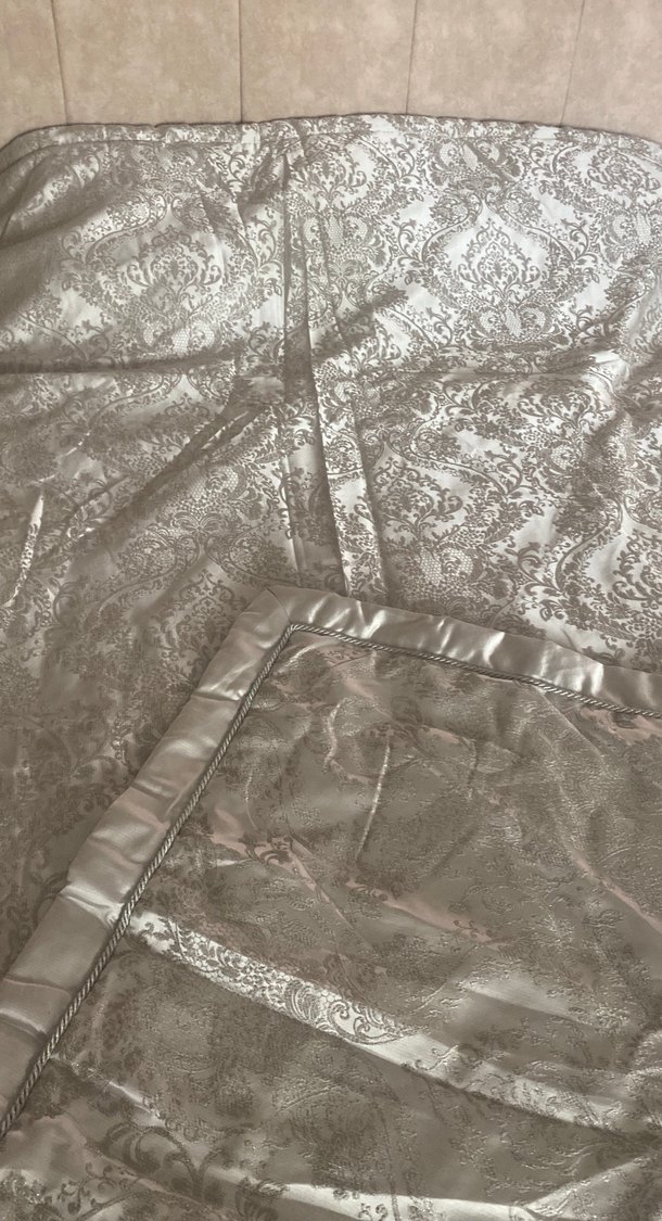 Gri Nakışlı Yatak Örtüsü - Görsel 3
