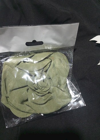 Siyah Fırfırlı Gotik Çiçek Broş - Görsel 2