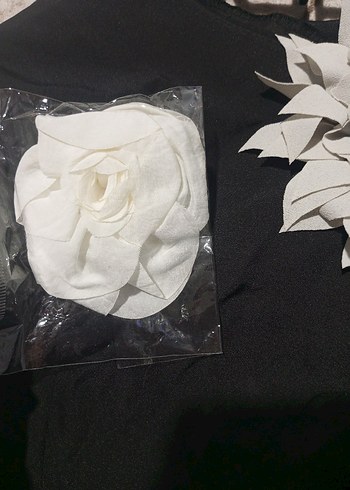 Siyah Fırfırlı Gotik Çiçek Broş - Görsel 3