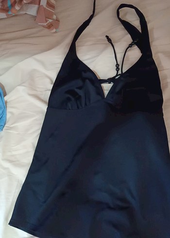 Siyah Göğüs Bağlamalı Kadın - Görsel 2