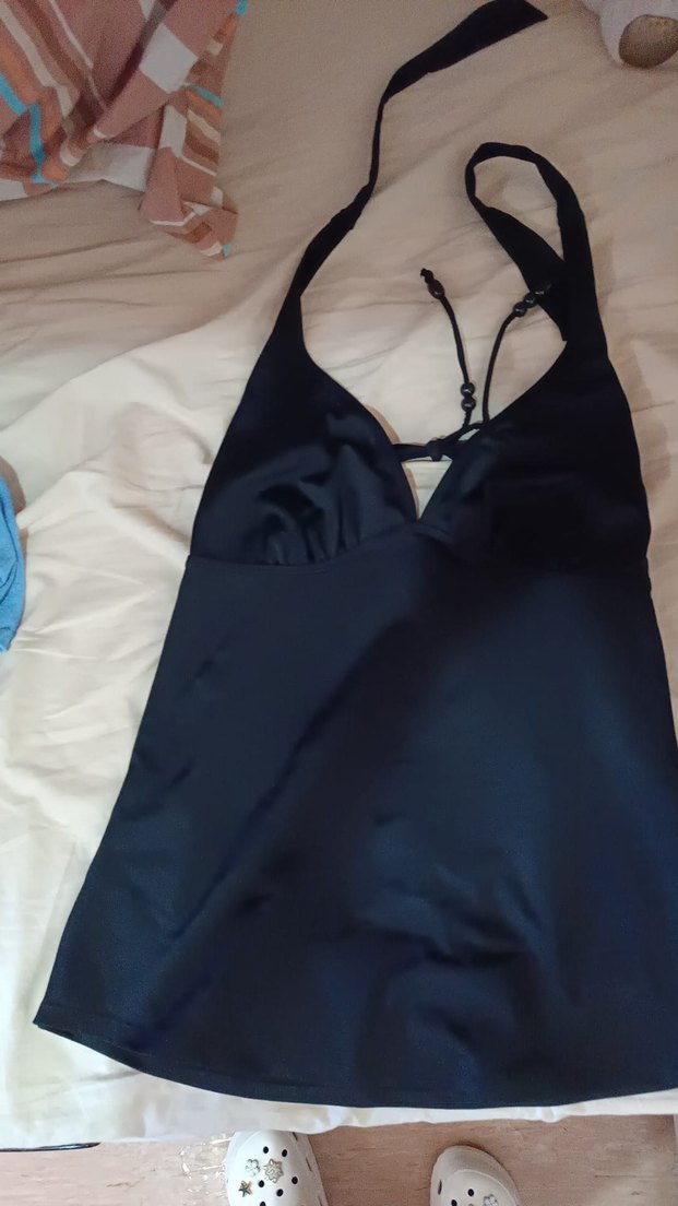 Siyah Göğüs Bağlamalı Kadın - Görsel 2