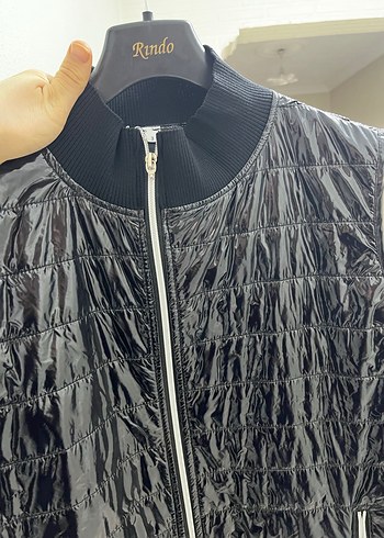 Siyah Parlak Fermuarlı Uzun Kadın Yelek - Görsel 5