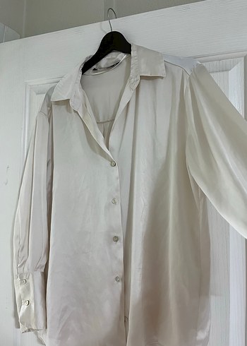 Beyaz Düğmeli Gömlek - Görsel 4