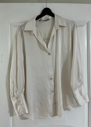 Beyaz Düğmeli Gömlek - Görsel 2