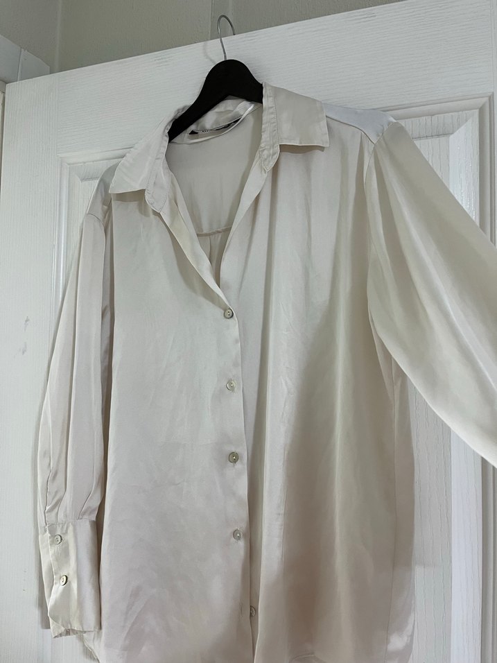 Beyaz Düğmeli Gömlek - Görsel 4