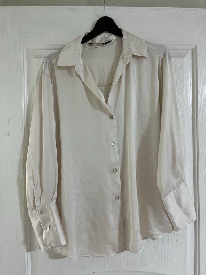 Beyaz Düğmeli Gömlek - Görsel 2