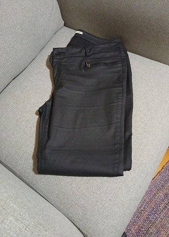 Fermuarlı Siyah  yagli deri görünumlü Pantolon - Görsel 3