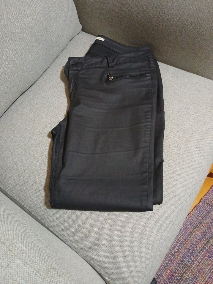 Fermuarlı Siyah  yagli deri görünumlü Pantolon - Görsel 3