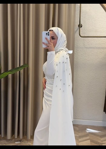 36 Beden Uzun Kollu Beyaz Drape Detaylı Abiye Elbise