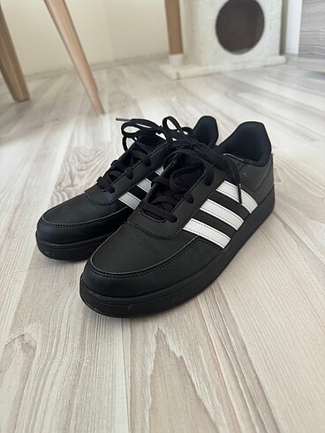 Adidas spor ayakkabı orjinal