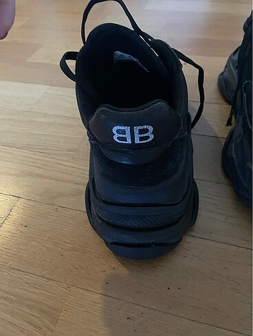35 Beden Balenciaga triple S Sneaker