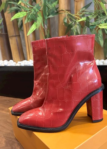Kırmızı Deri Kadın Topuklu Botlar - Görsel 7