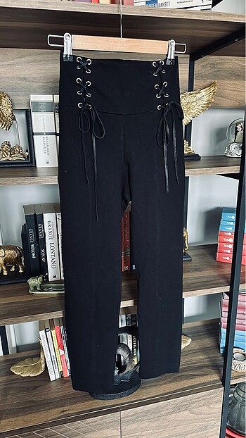 Trendyol & Milla P50 incelten pantolon