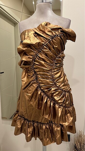 P68 bronz elbise